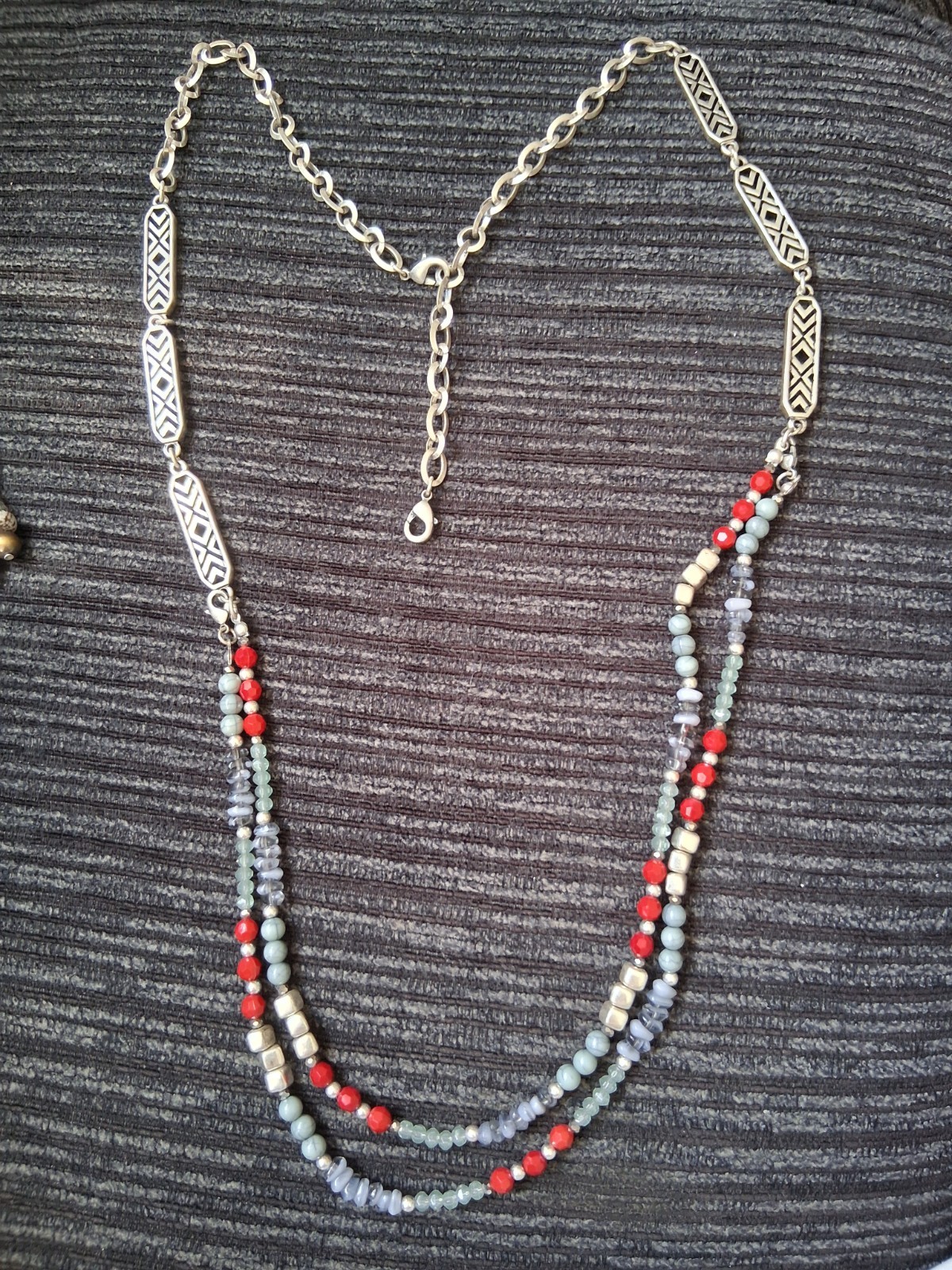 Premier Designs Beaded Necklace Red Blue Gray Beads Silver Tone Chain Lobster Cl
