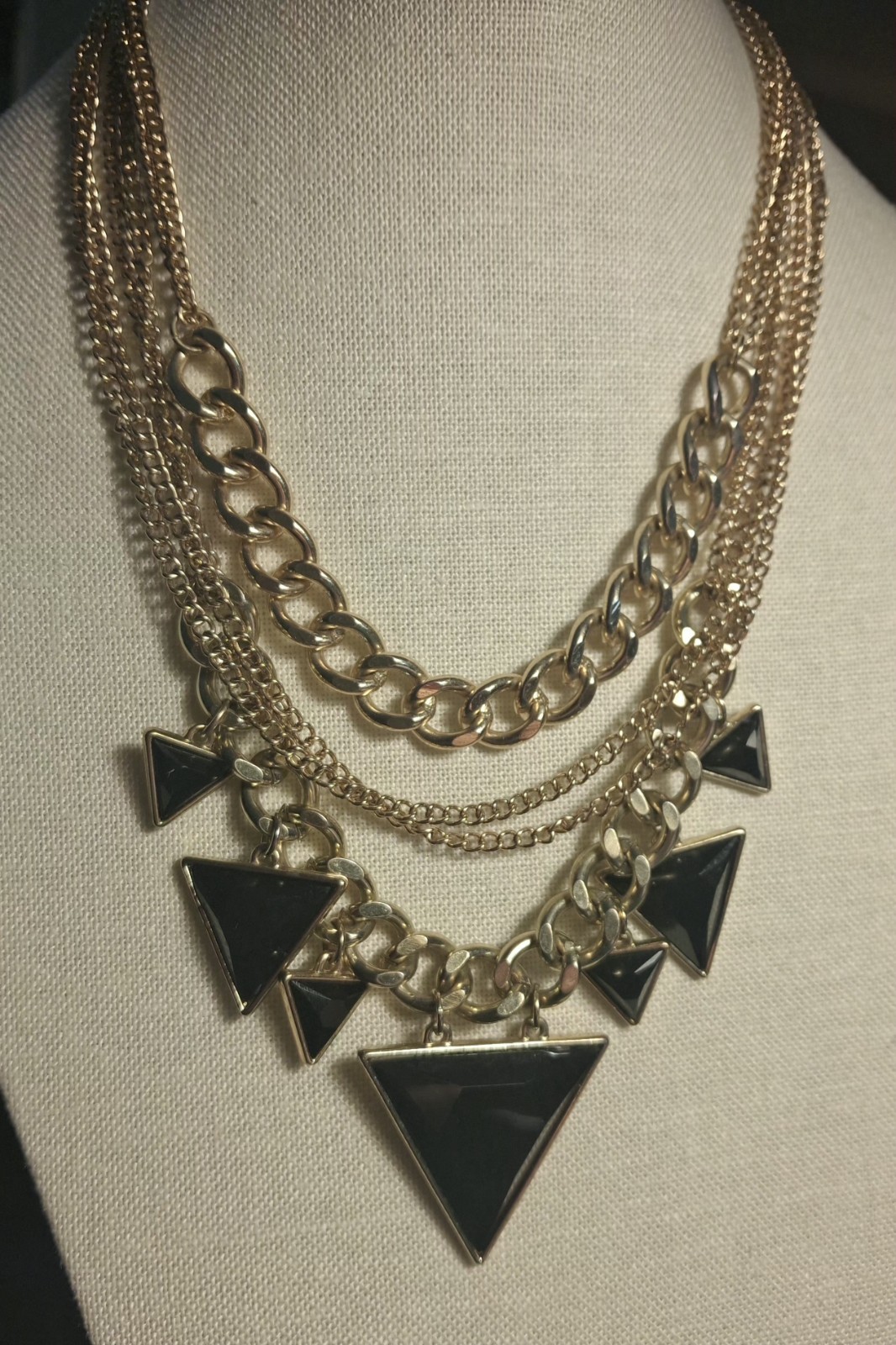 No brand pre-owned goldtone & black layered necklace