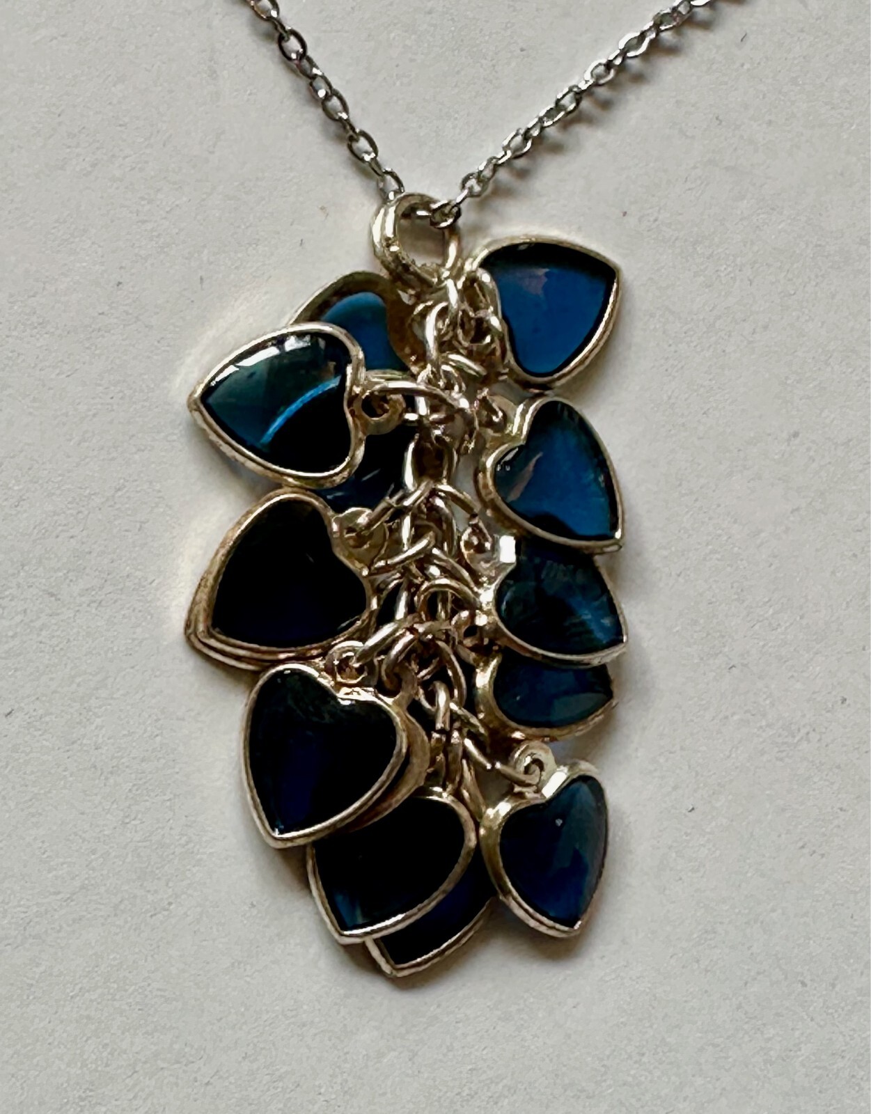 Multiple Blue hearts w silver rim dangle dangling pendant 1 1/4″ necklace l8″ SP