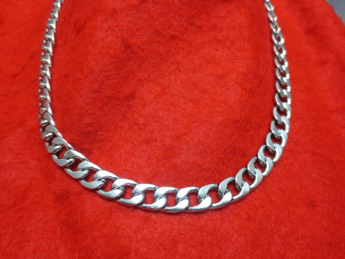 28 inch 10MM STAINLESS STEEL SILVER CURB CHAIN NECKLACE WITH FOLD OVER CLASP