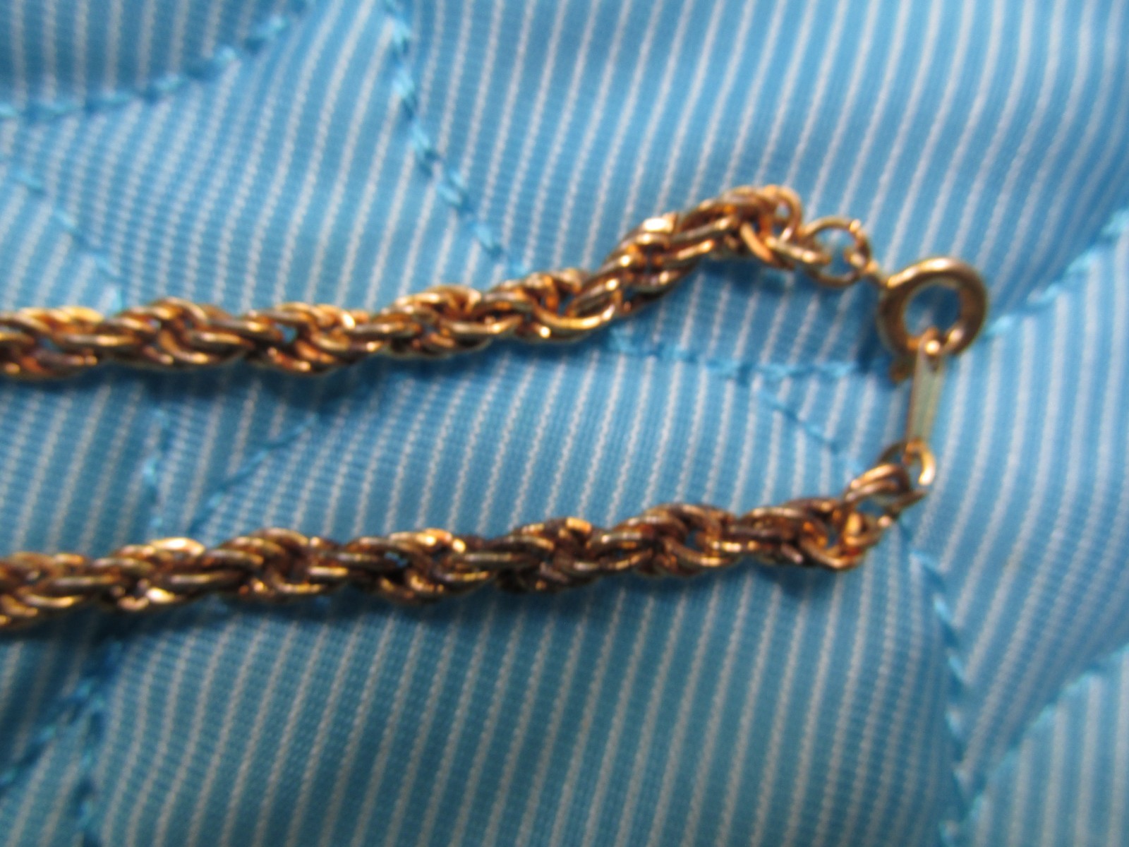 Necklaces – Lot of 4 Vintage gold tone Assorted styles and lengths Statements VG