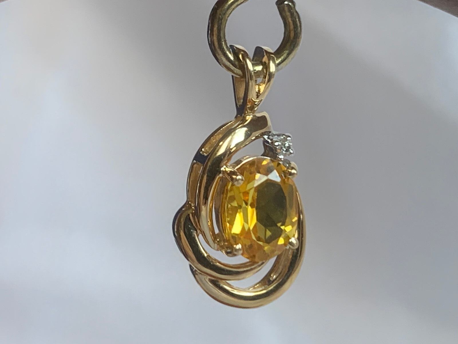 14K Yellow Gold Diamond Accent Pendant 2.44g Fine Jewelry Citrine Color *READ*