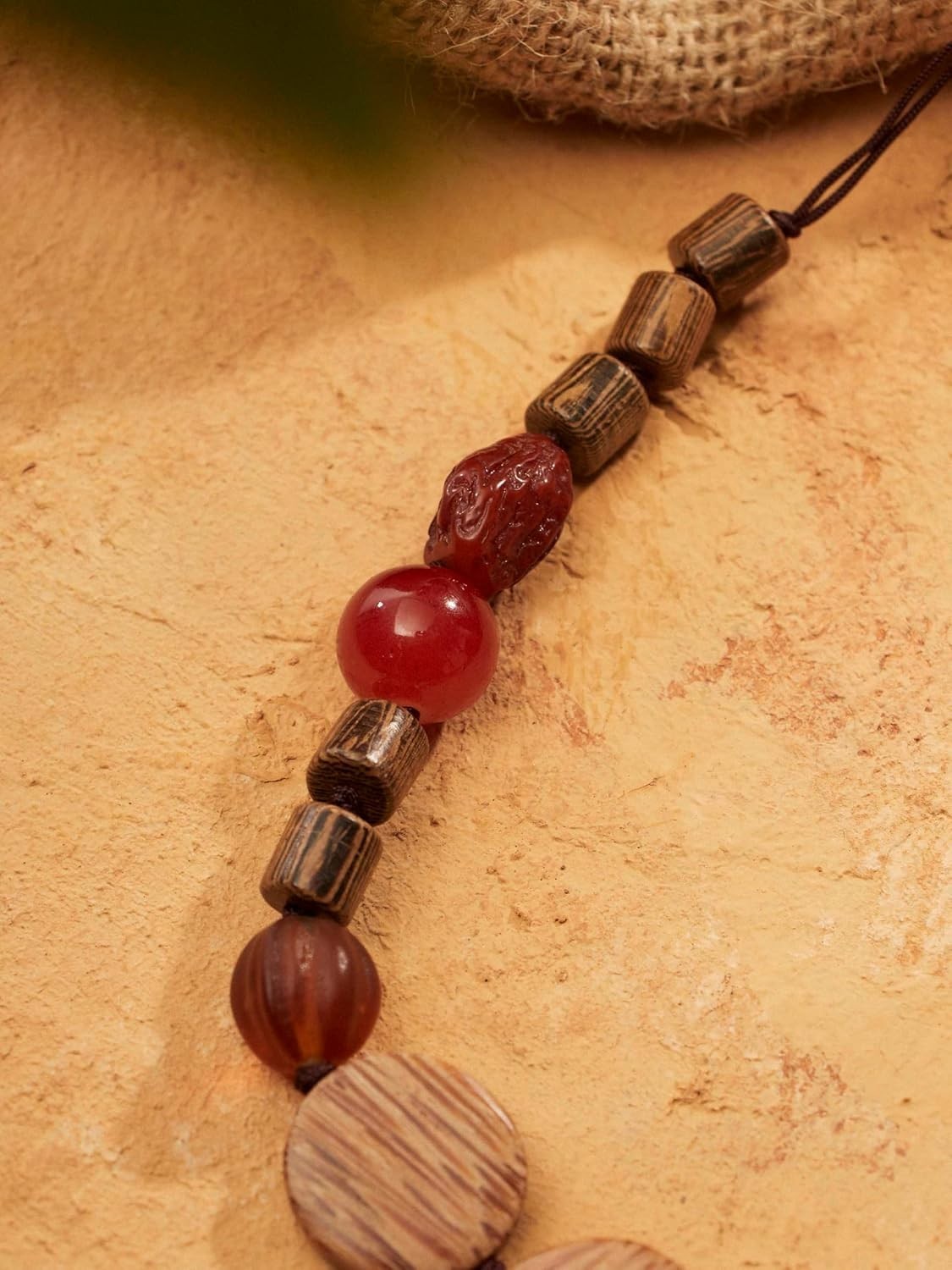 Nature-Inspired Vintage Necklace – Handcrafted Wooden Beads for Unique Style