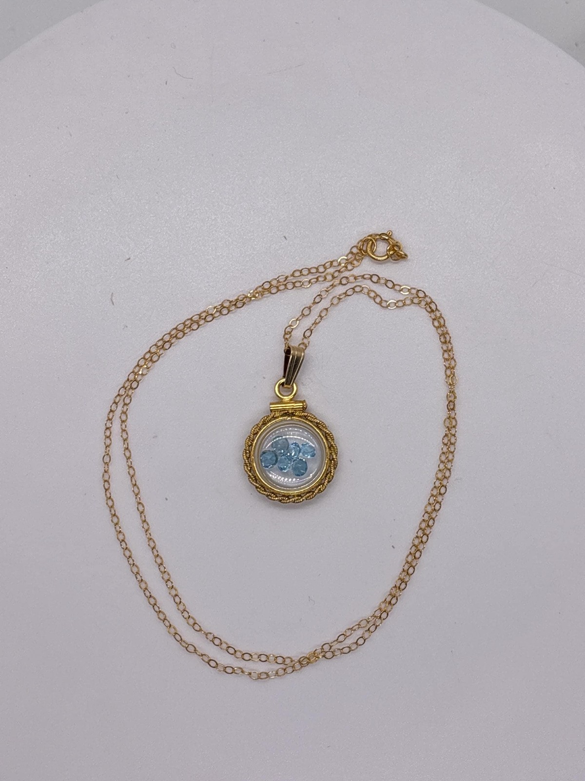Handmade 12.5 mm 14k gold filled Gemstone Shaker Locket with twisted Rope edge