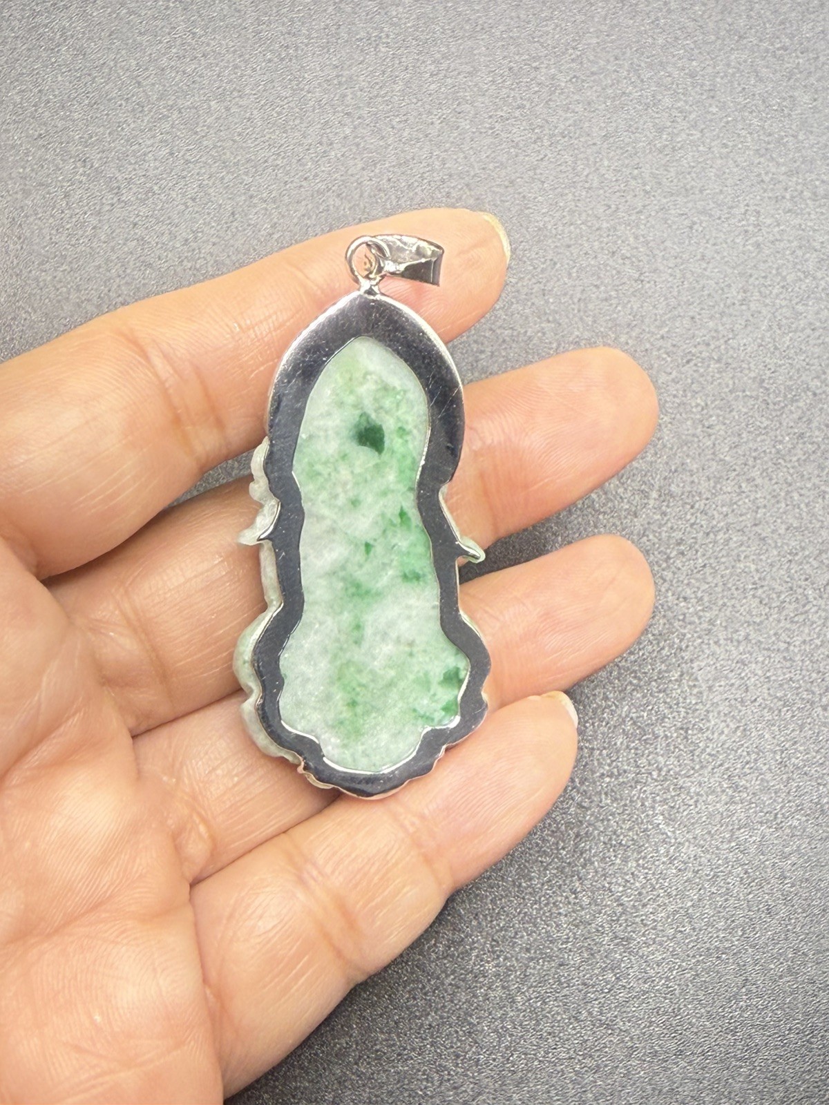 Guanyin Natural Jade natural color Pendant Quán Âm Bồ Tát
