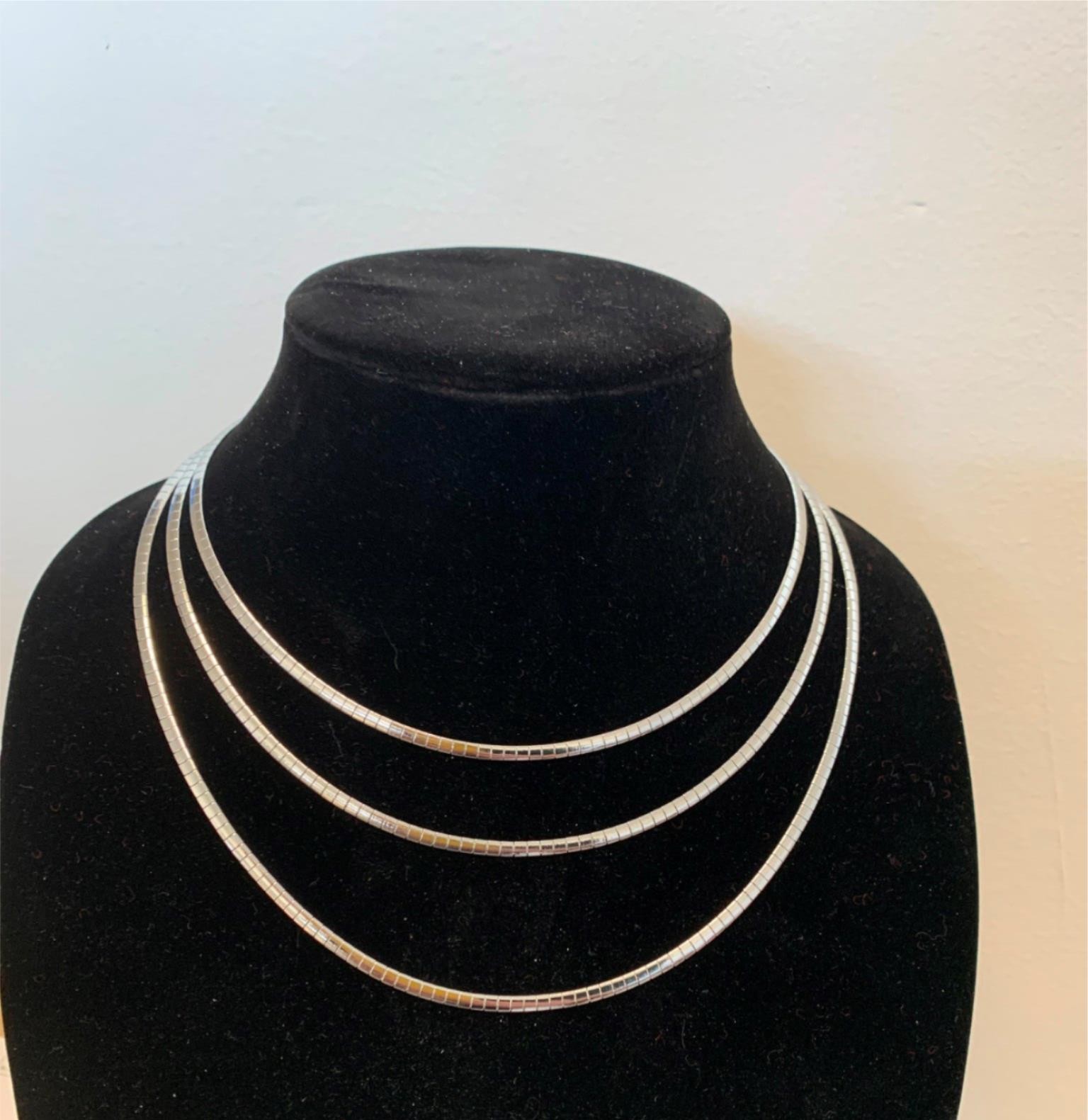 18-20 INCH 3MM STAINLESS STEEL SILVER DOMED OMEGA WITH LOBSTER CLAW CLASP