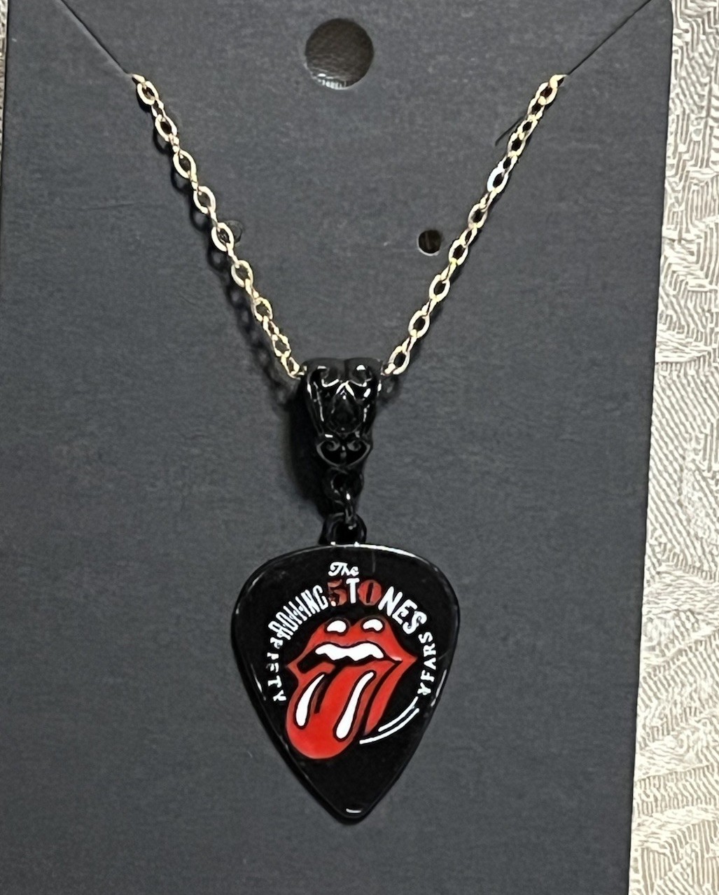 Rock Band Rolling Stones Black Pendant Gold Necklace Fashion Festival Jewelry
