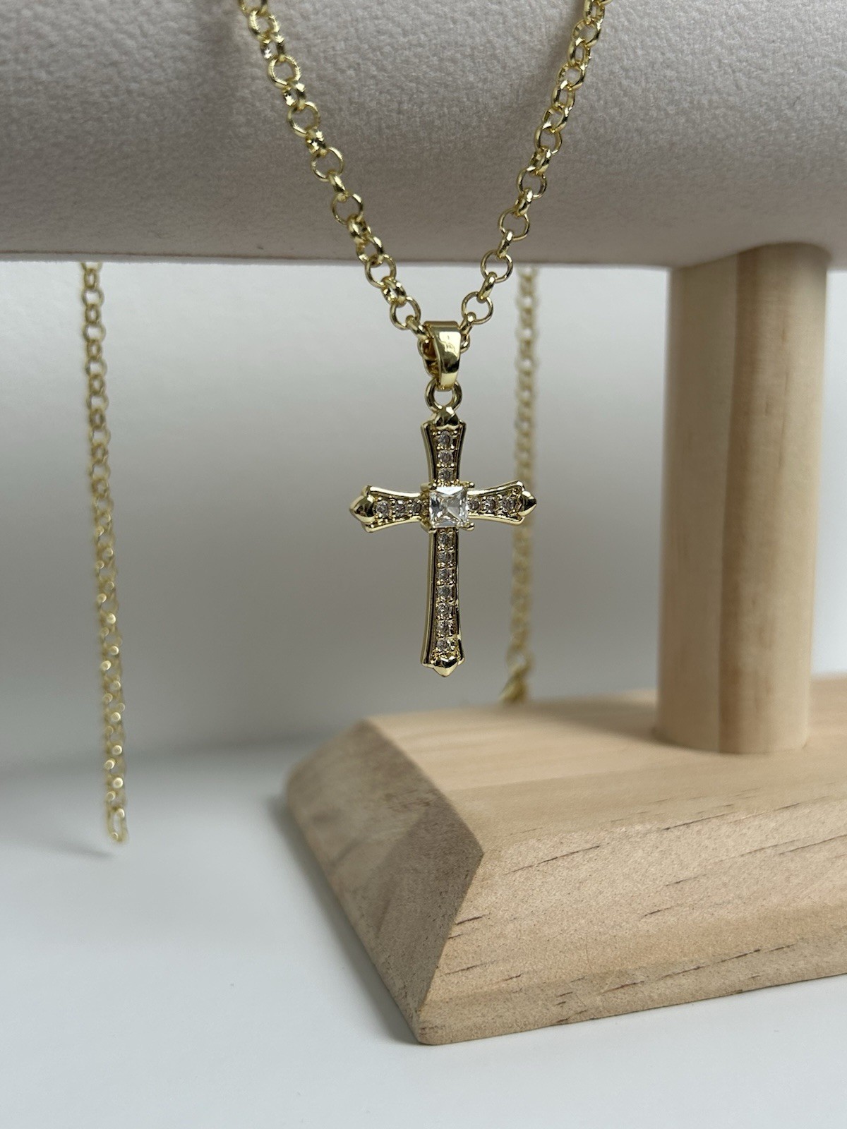 9ct Gold Filled Cross Necklace | 45cm (18”) Rolo Chain | Cubic Zirconia Stones