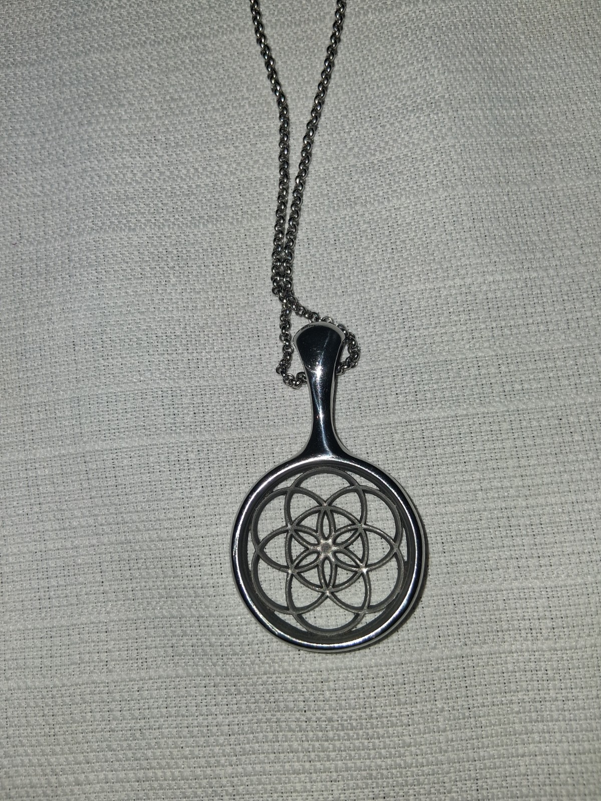 Silver Tone Round Geometric Pendant Necklace Cable Chain Lobster Clasp