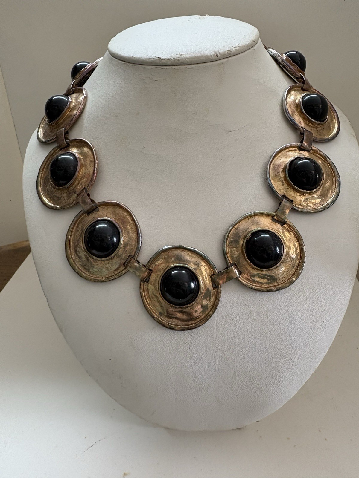 Vintage Chocker Necklace Large Modernist Hammered Disks W Black Cabochons 80’s