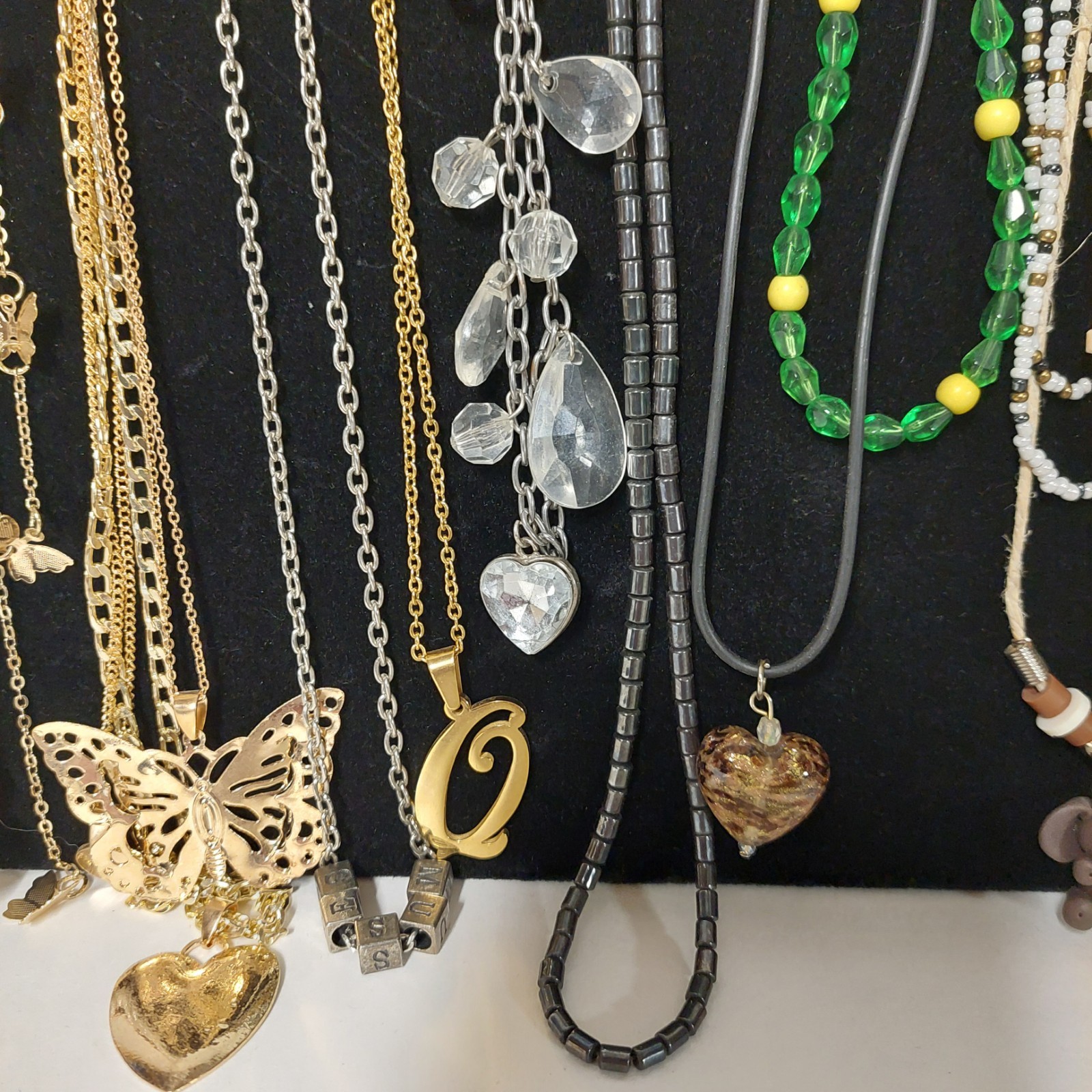 Lot Of 30 Necklaces Vintage To Now Assorted Types And Styles