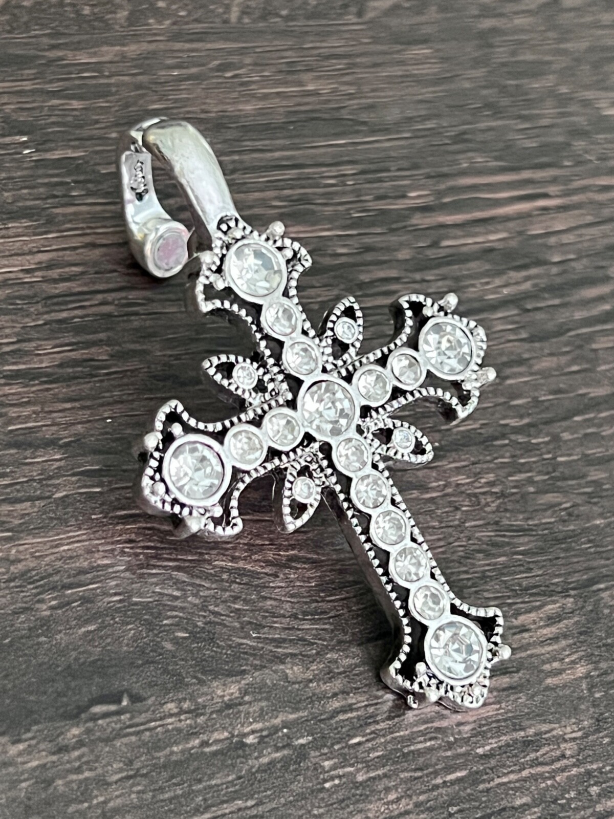 Premier Designs GRACE antiqued silver plated/crystals/magnetic buckle pendant