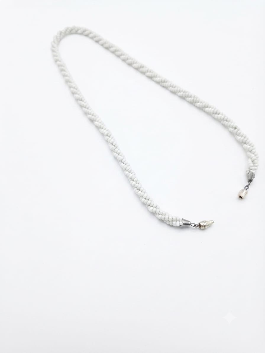 White braided bead necklace – a touch of simplicity and eleganceThe elegance of