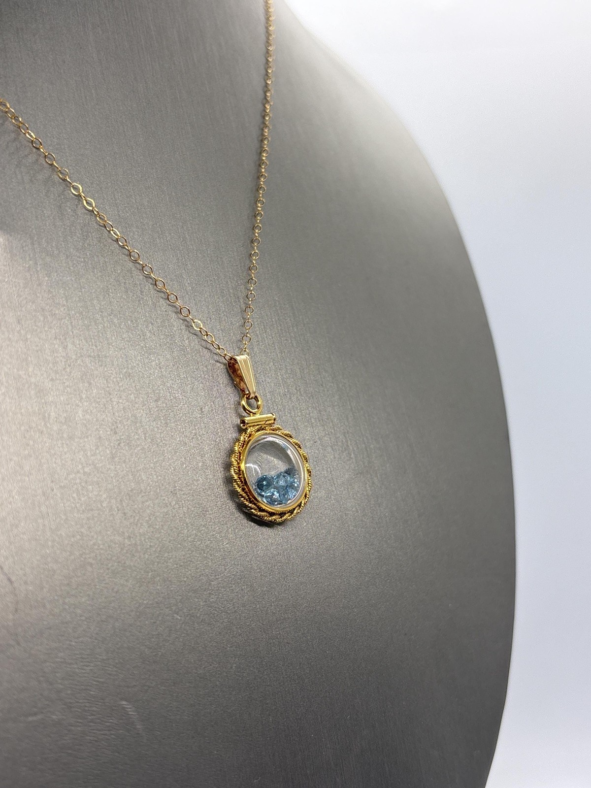 Handmade 12.5 mm 14k gold filled Gemstone Shaker Locket with twisted Rope edge