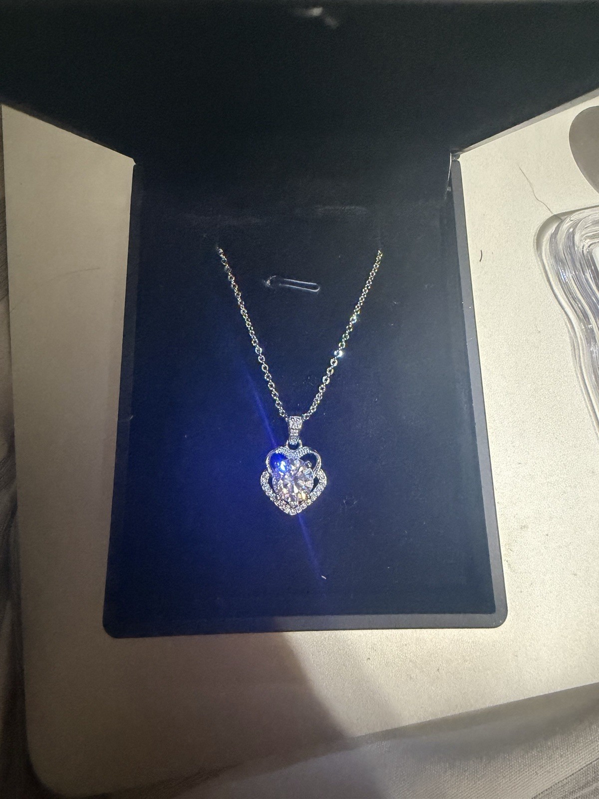 White Heart Moissanite Dimond Silver Pendant Necklace Cable Chain Box