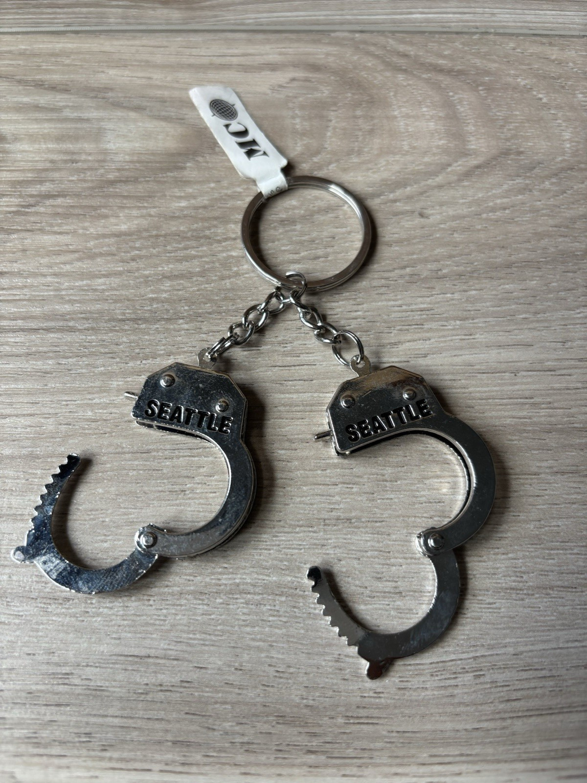 Novelty Silver-Tone Handcuffs Set Seattle Working Mini Cuffs Keychain & Necklace