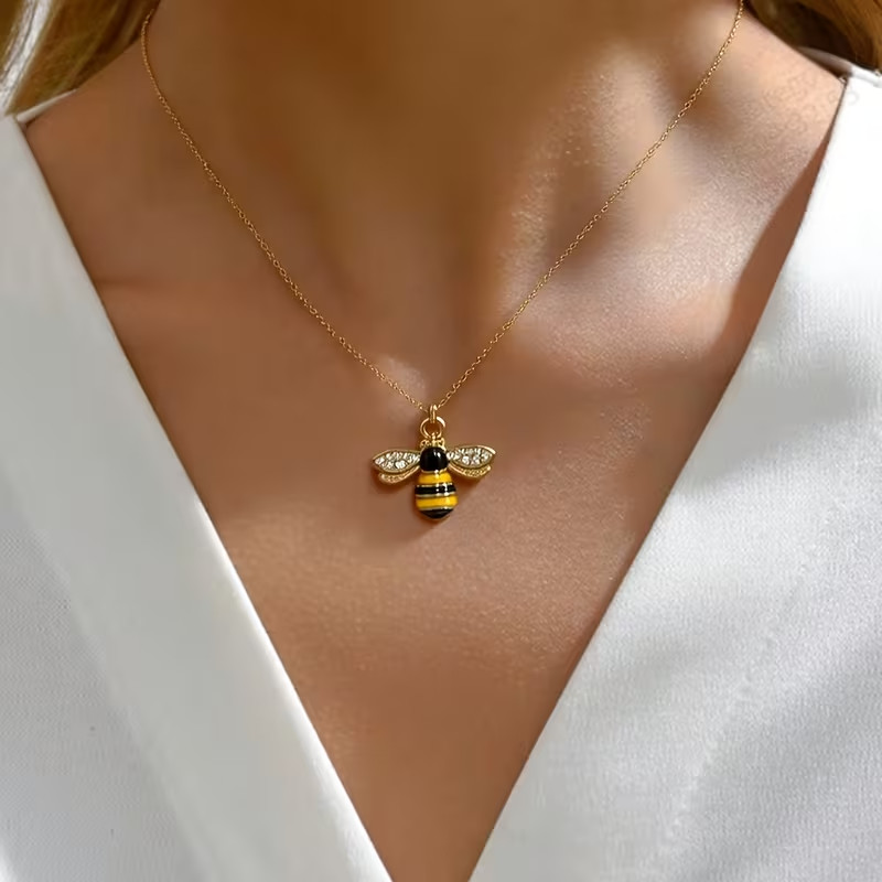 NEW Elegant Zinc Alloy Bee Pendant Necklace with Rhinestone Accents