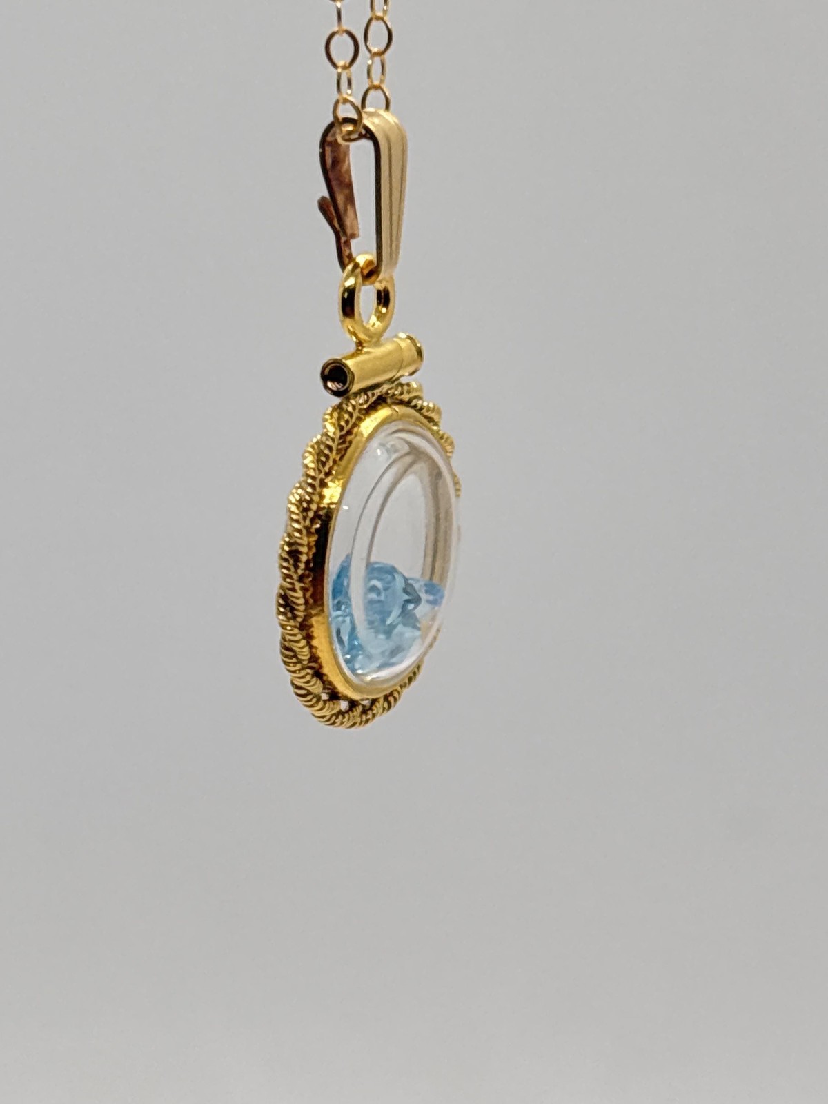 Handmade 12.5 mm 14k gold filled Gemstone Shaker Locket with twisted Rope edge