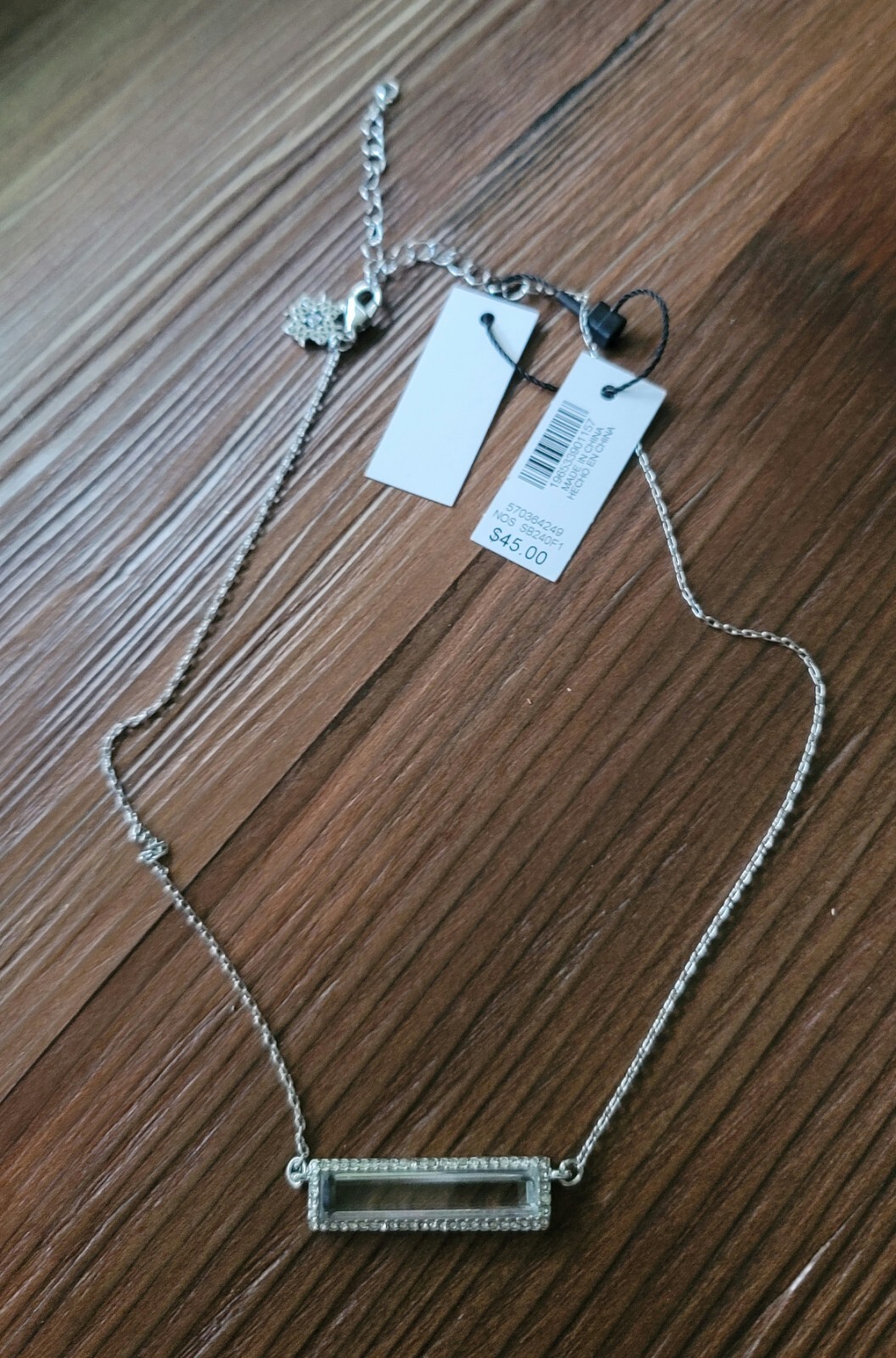 NWT WHITE HOUSE BLACK MARKET CRYSTAL BAR PENDANT CHAIN NECKLACE SILVER/ CLEAR
