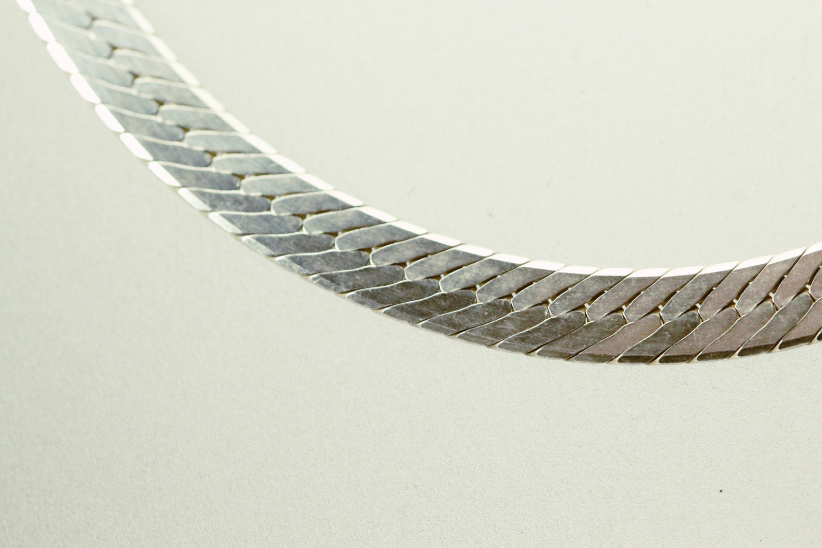 Herringbone 925 Sterling Silver Chain Necklace 9.8 grams (NEC5705)