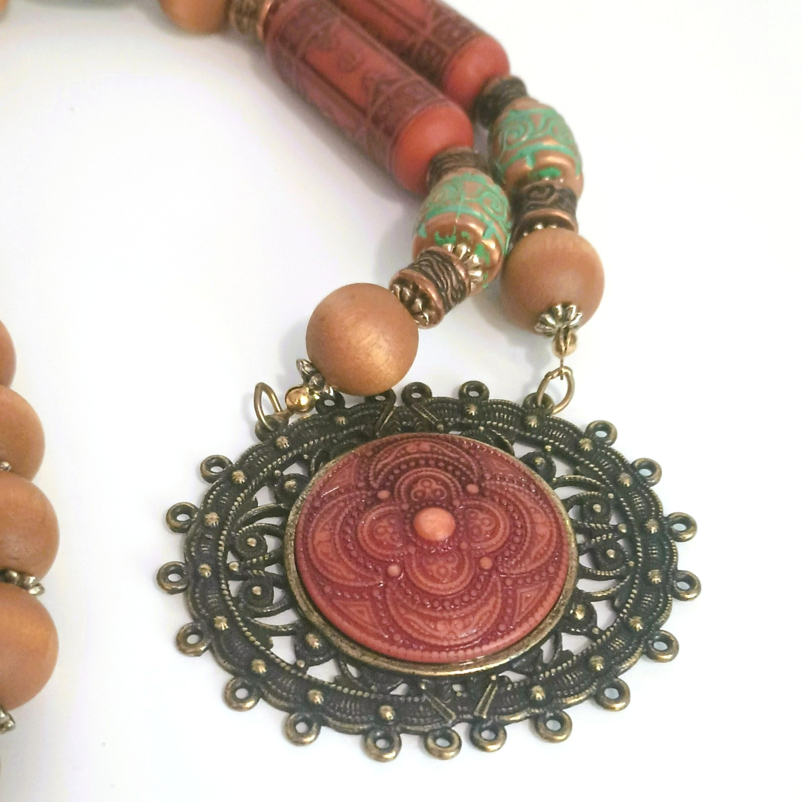Lady Remington Vintage Necklace 26” Boho Carved Resin & Metal Jewelry
