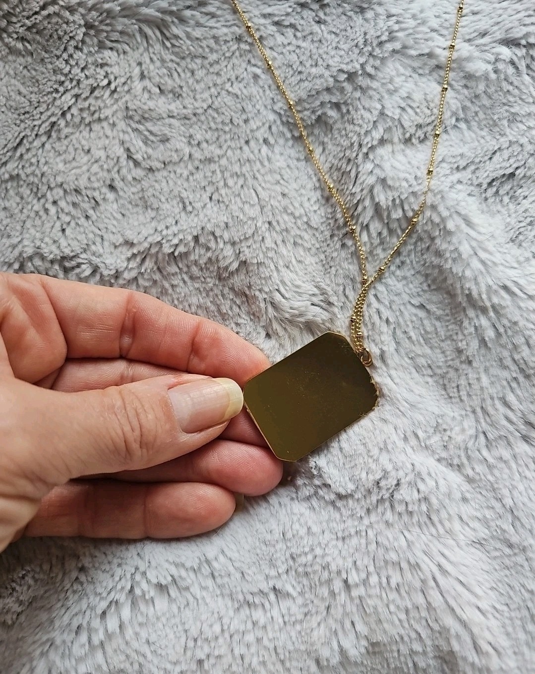 Stay gold necklace women