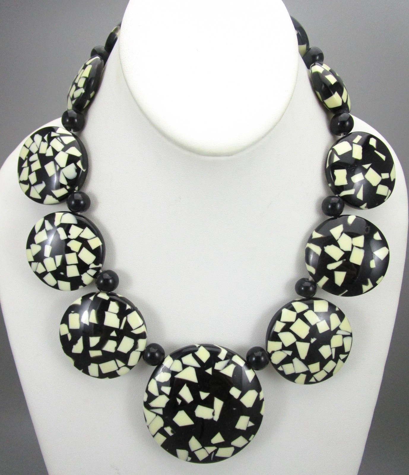 DRAMATIC MARION GODART BLACK & WHITE CONFETTI RESIN CHOKER NECKLACE – FRANCE