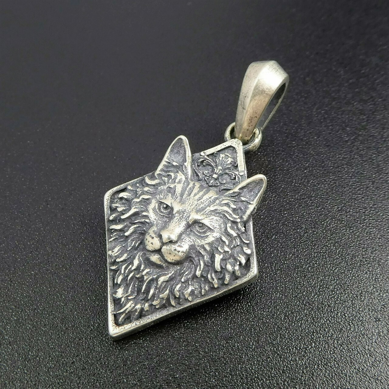 Antiqued Solid 925 Sterling Silver Maine Coon Cat Charm Pendant Unique Cool Gift