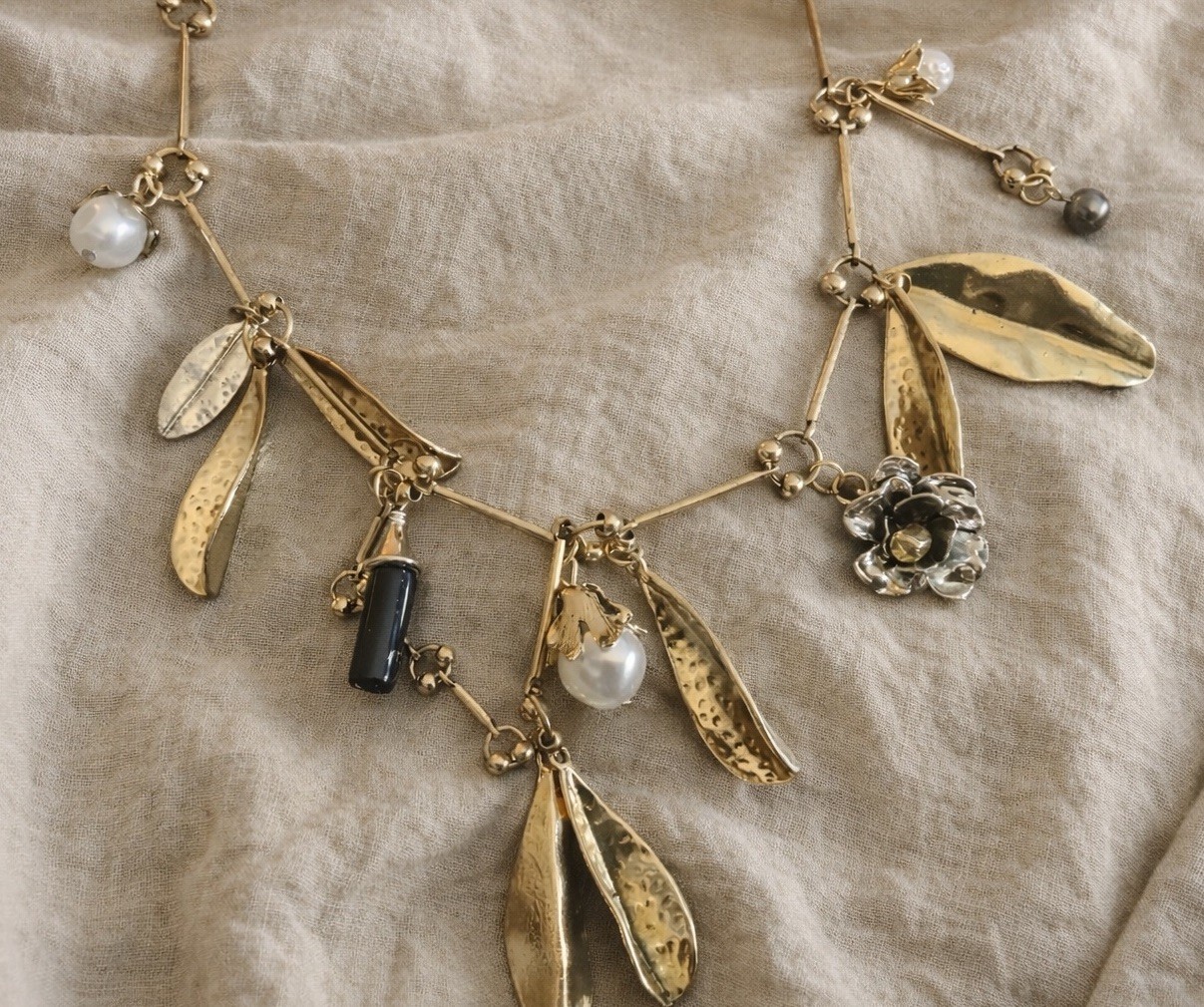 Zara Flower Pearl Necklace Leaf Silver Gold Charm Boho Poppy VTG Berry Boho