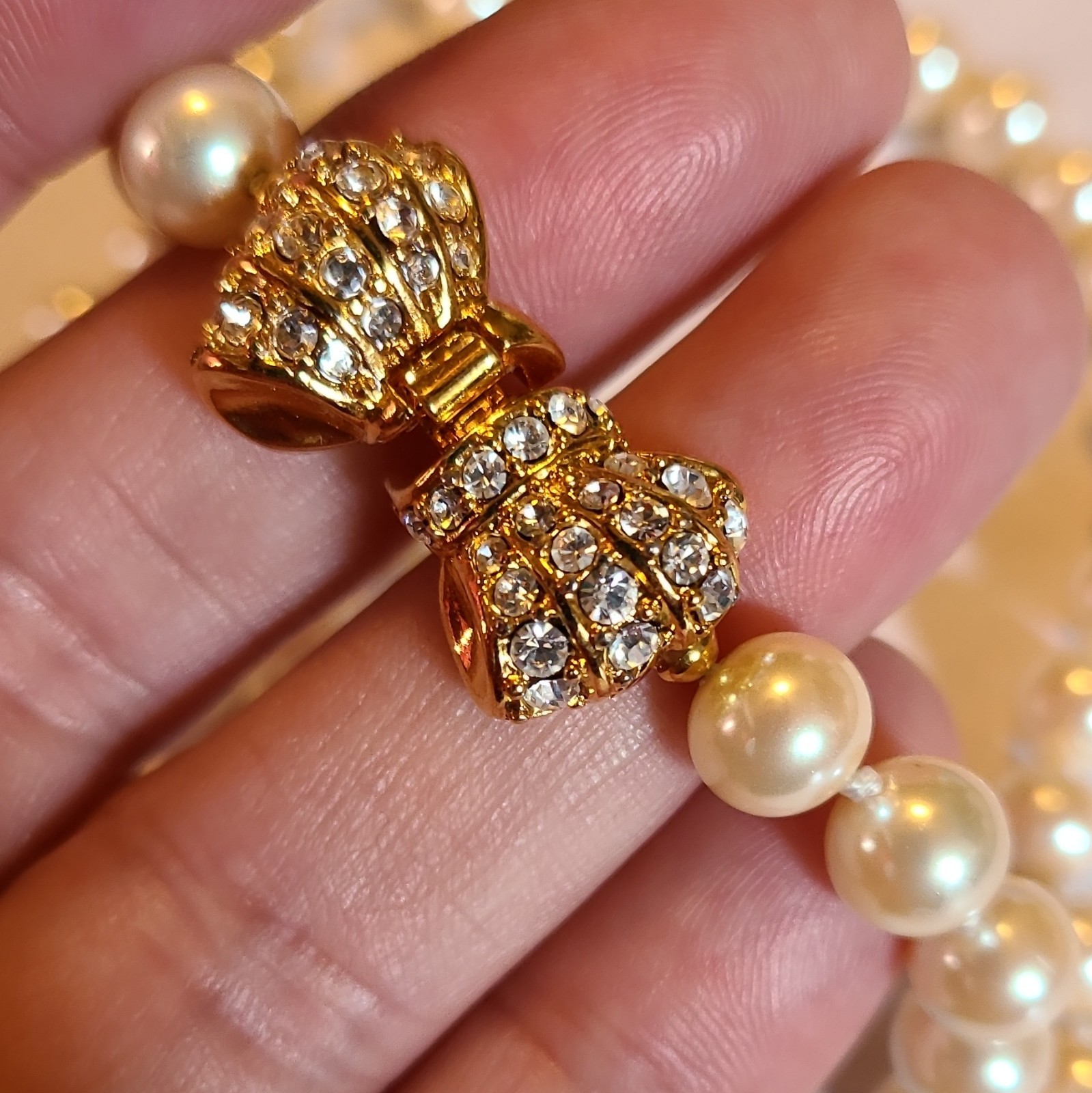 Imitation Pearl Beaded Necklace Gold Plated Crystal Bow Box Clasp Cream