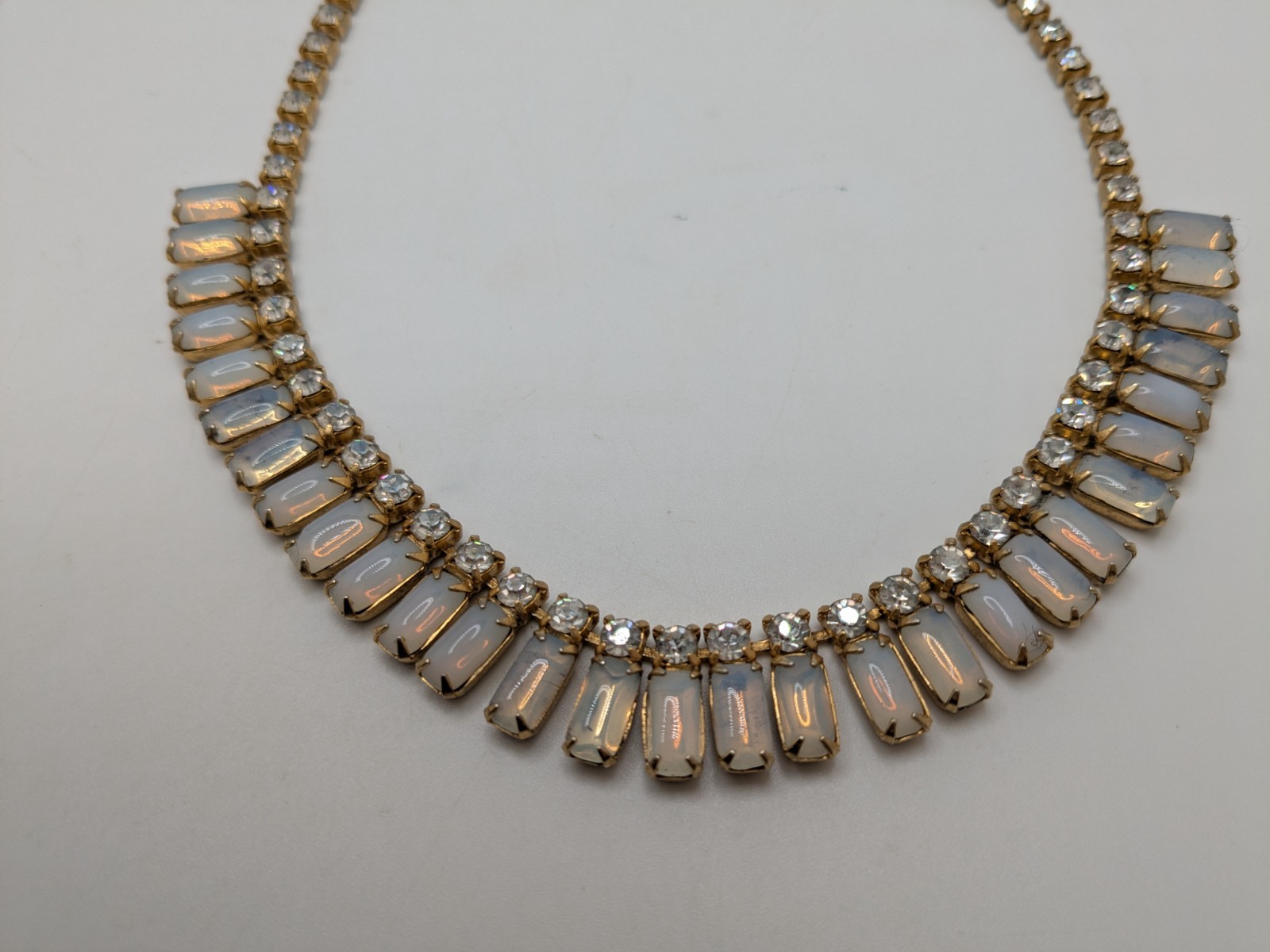 Vintage 60s D & E Juliana Opal Glass & Aurora Borealis Rhinestone Necklace 15″