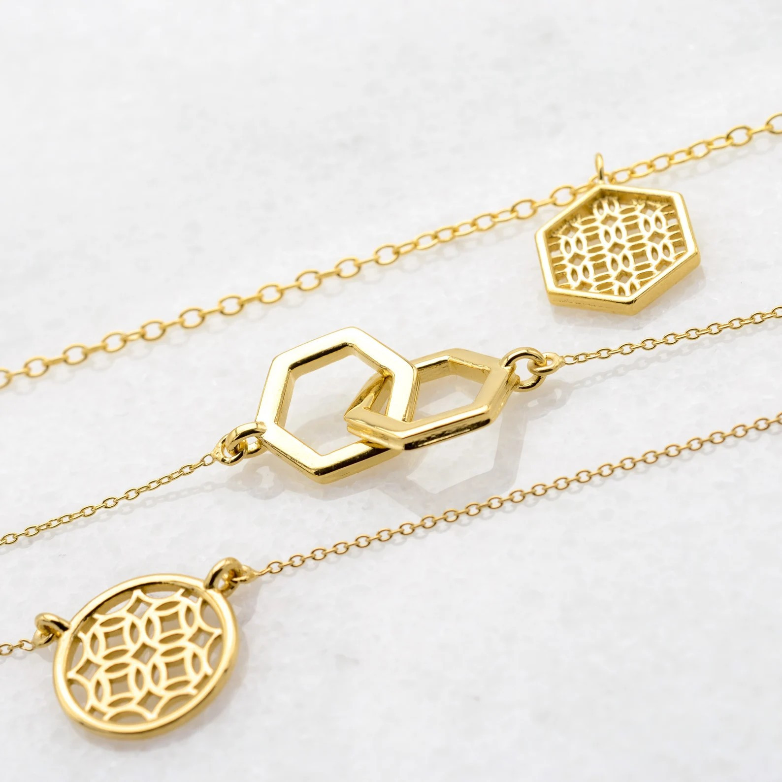 Gold Jewelry Filigree Round Pendant Necklace – Elegant Jewelry Gifts