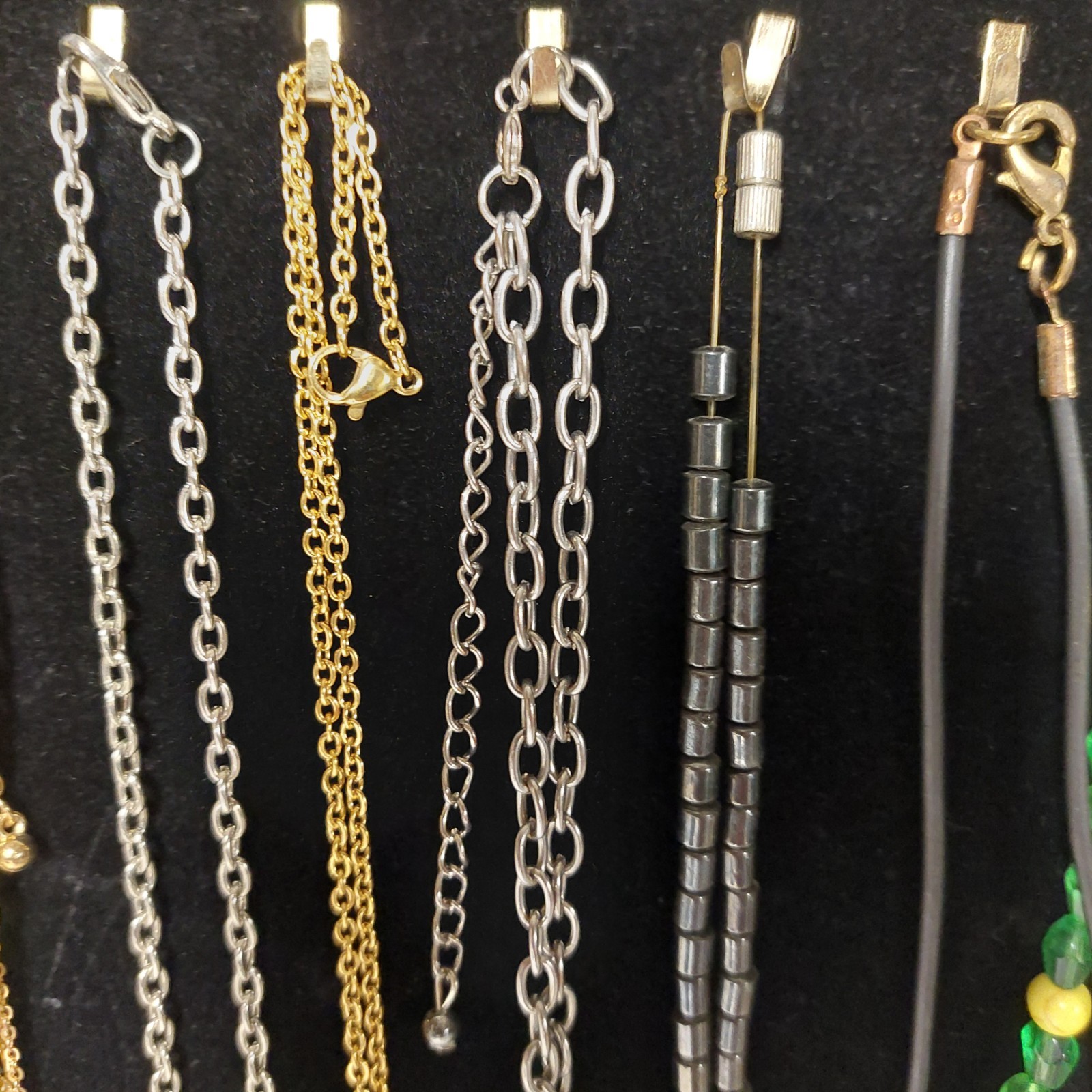Lot Of 30 Necklaces Vintage To Now Assorted Types And Styles