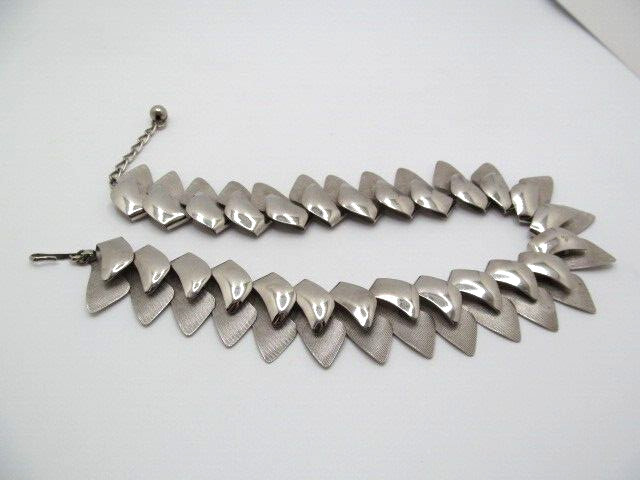 Vintage Napier Silver Tone Shiny & Texture Fold Over Spike Bold Necklace