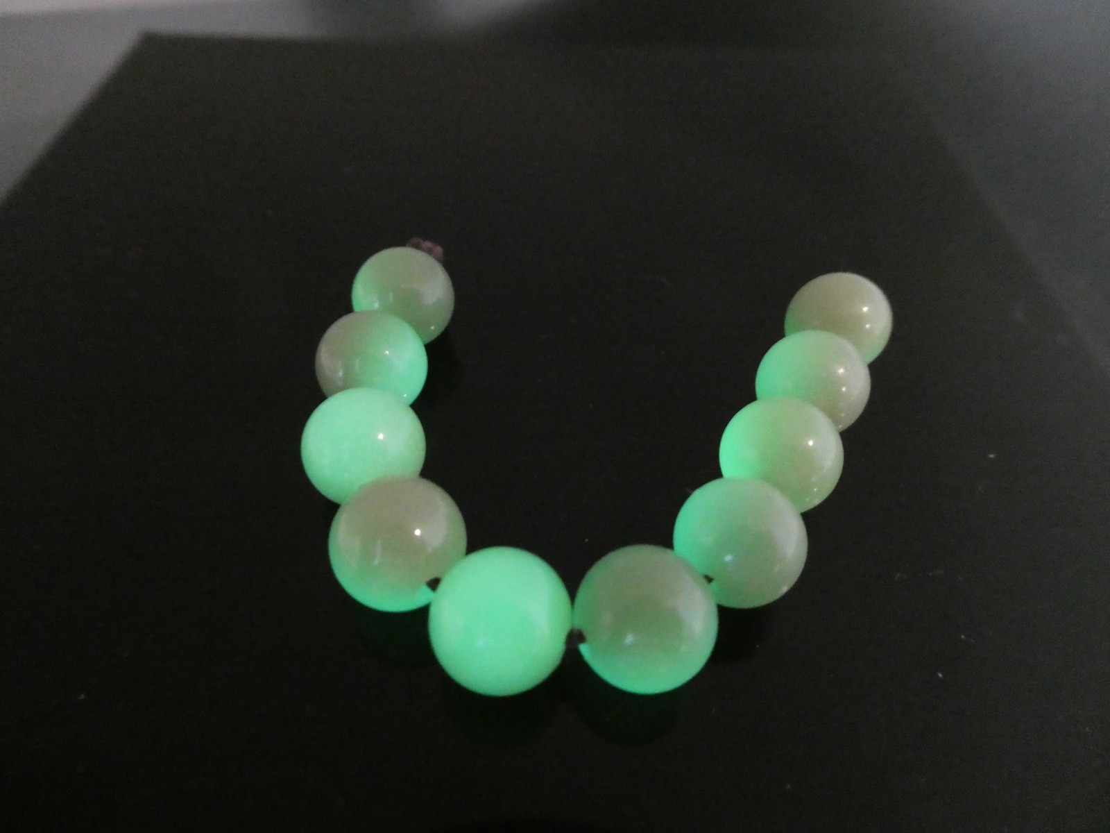 Green Phosphorescent Glow in The Dark Modern Ye Ming Zhu 10 Pieces Of 8mm Beads