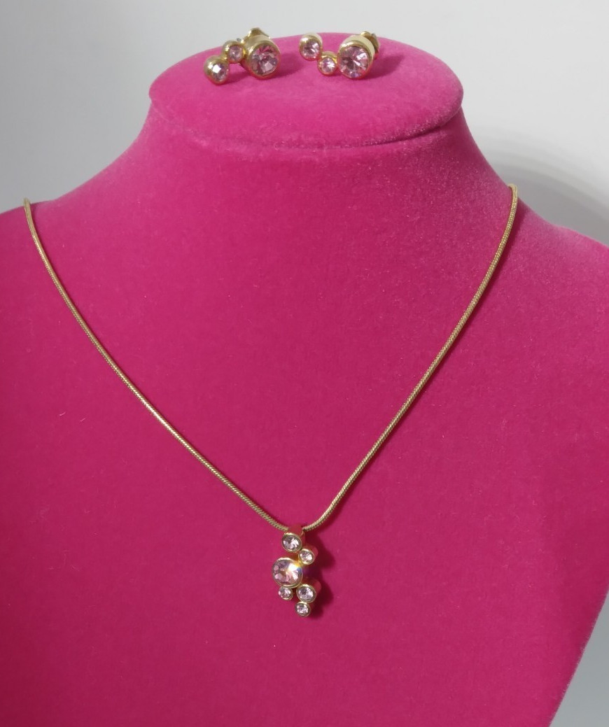 Lot Of 6 Fashion Necklaces Mixed Metals Materials Various Designs
