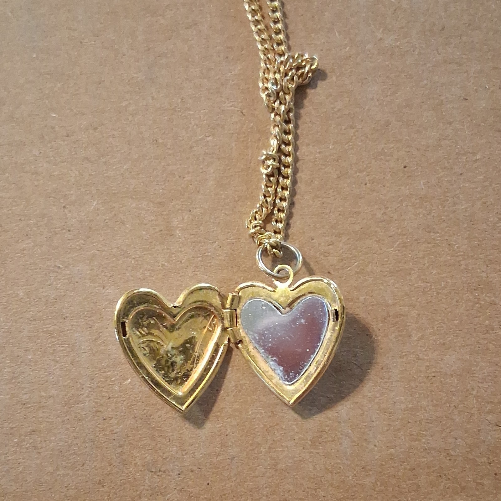 Gold Tone Engraved Floral Heart Locket Pendant Chain Necklace Barrel Clasp