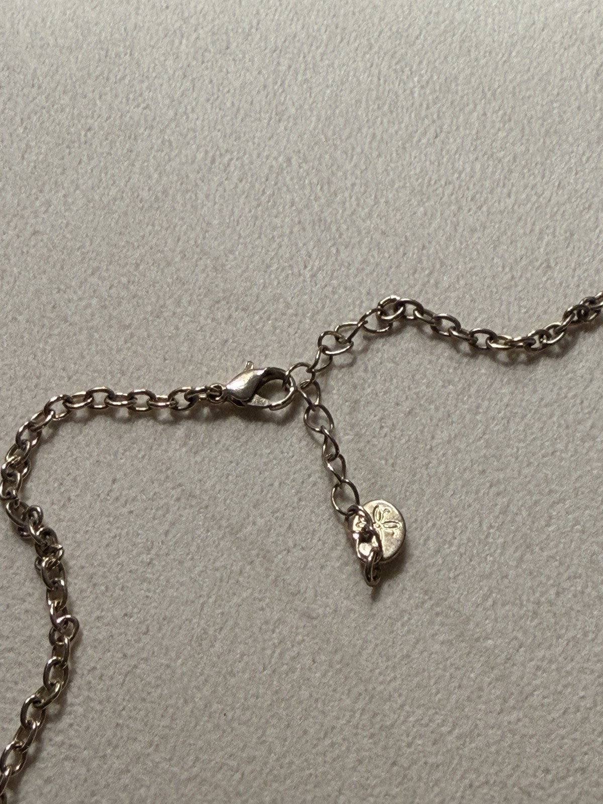 Gold Tone White Flower Cluster Statement Bib Necklace Cable Chain Adjustable