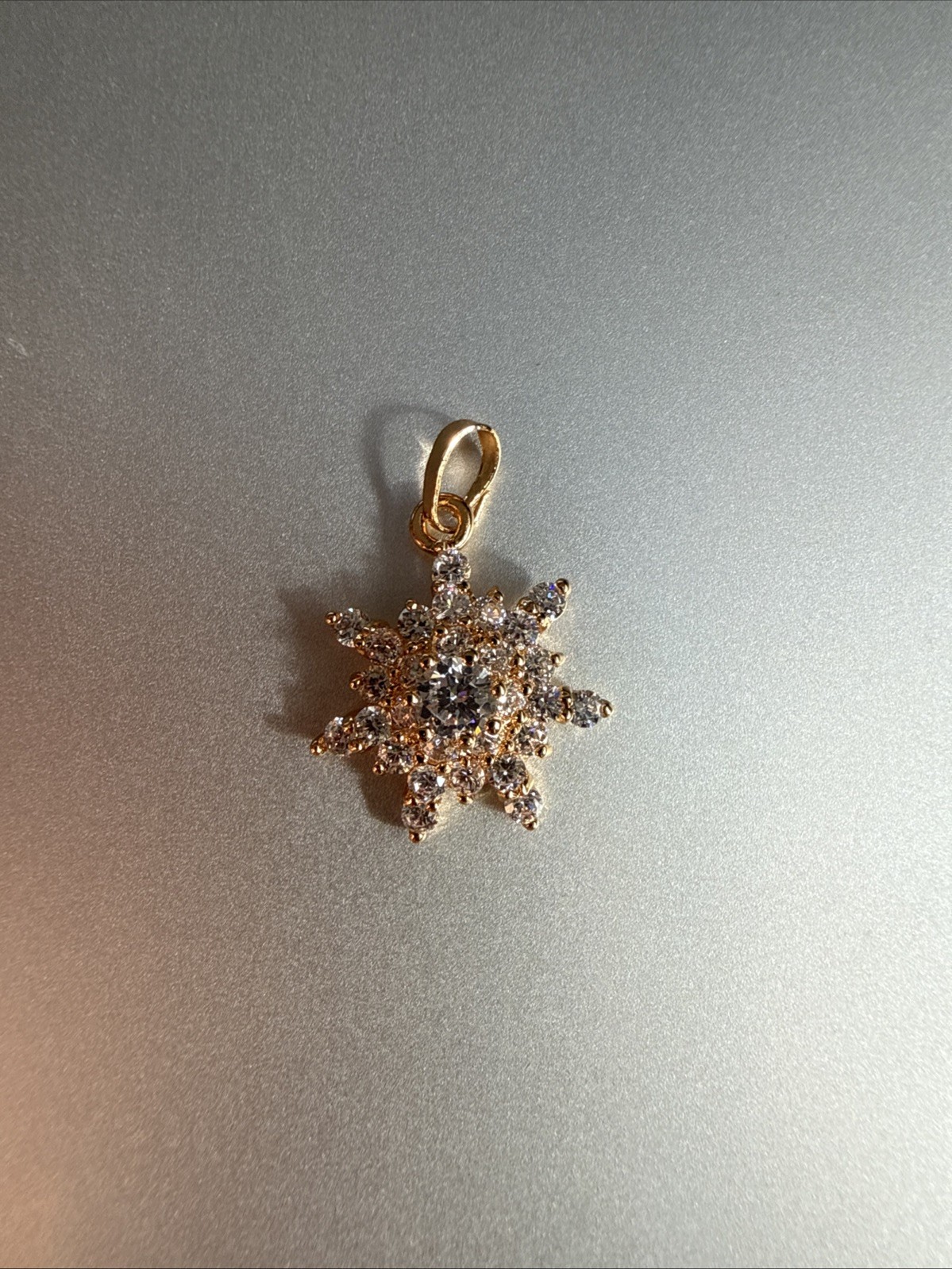 Women’s Elegant Snowflake Pendant