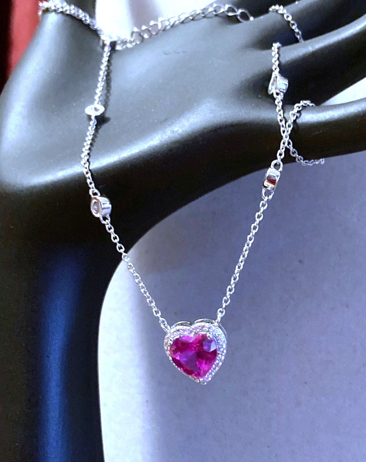 DIAMONIQUE BY KATHY LEVINE HEART’S DELIGHT FUCHSIA PINK STATION NECKLACE