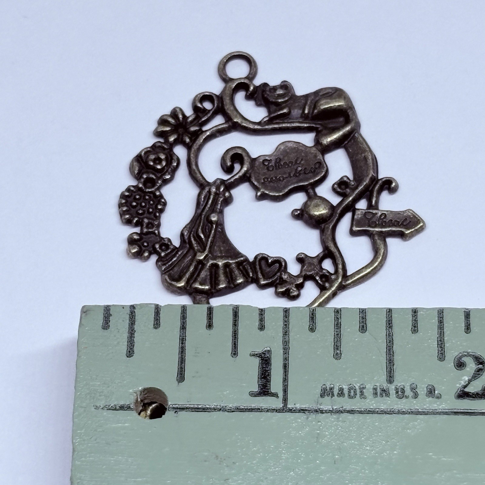 Alice In Wonderland Bronze Pendant Cheshire Cat Heart Floral Art Decor 10