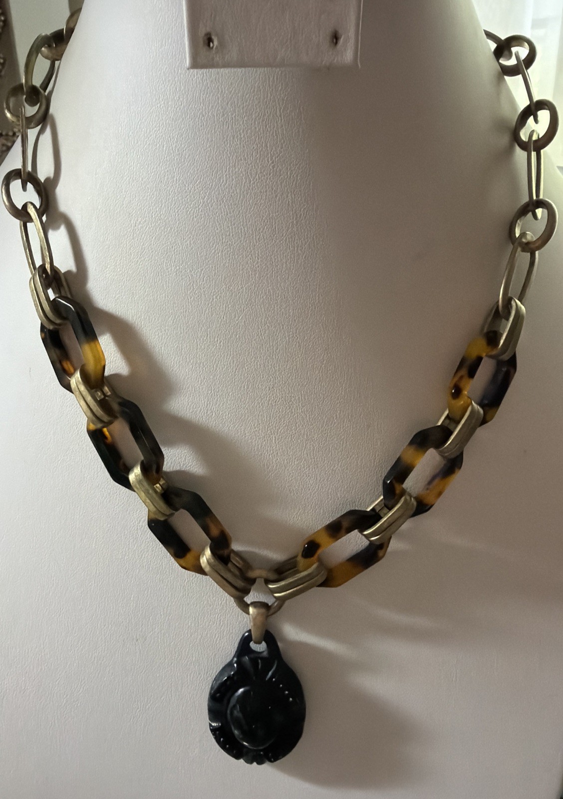 J Crew Faux Tortoise Shell Link Lucite Necklace W/Carved Black Textured Charm