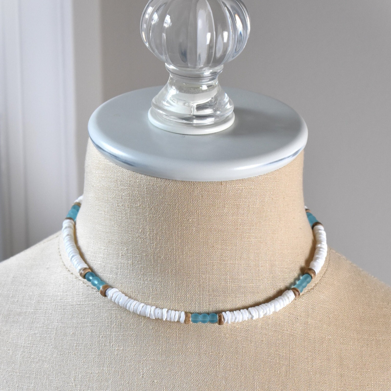 Charm Natural White Shell Blue Crystal Beads Necklace for Men Women Surf Choker