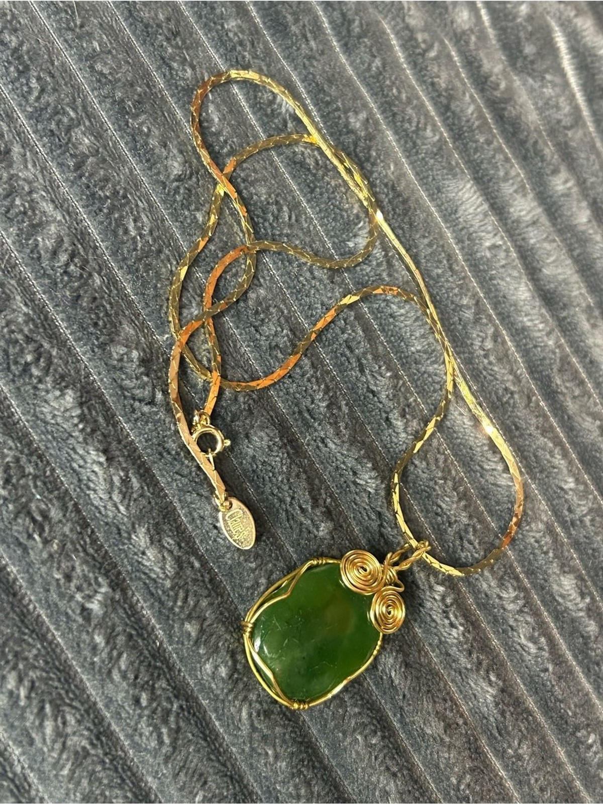 Claire’s Gold Tone Wire Wrapped Green Stone Pendant Necklace – Boho Aesthetic