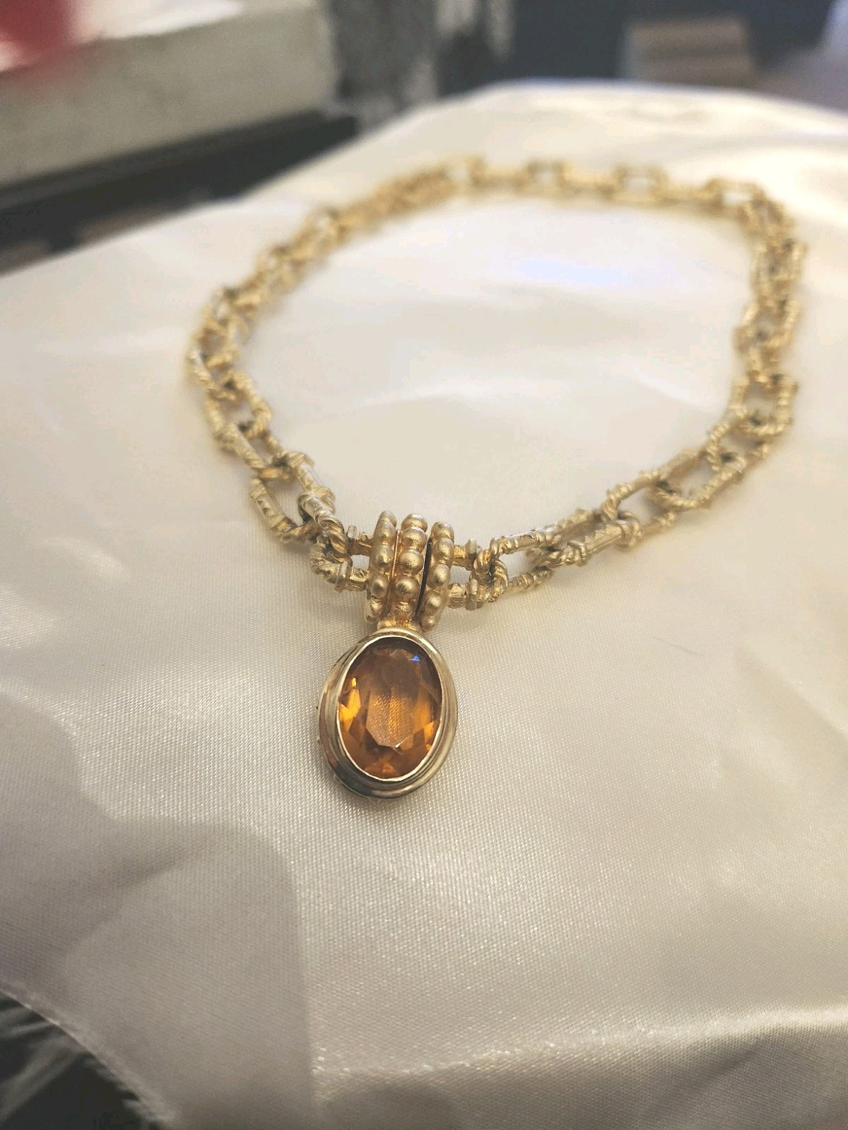 Beautiful Chocker Gold Tone Amber Stone Chain Necklace