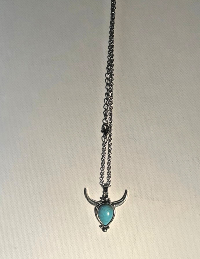 Longhorn or Bullhorn pendant with turqouise colored teardrop cabachon (10 in)