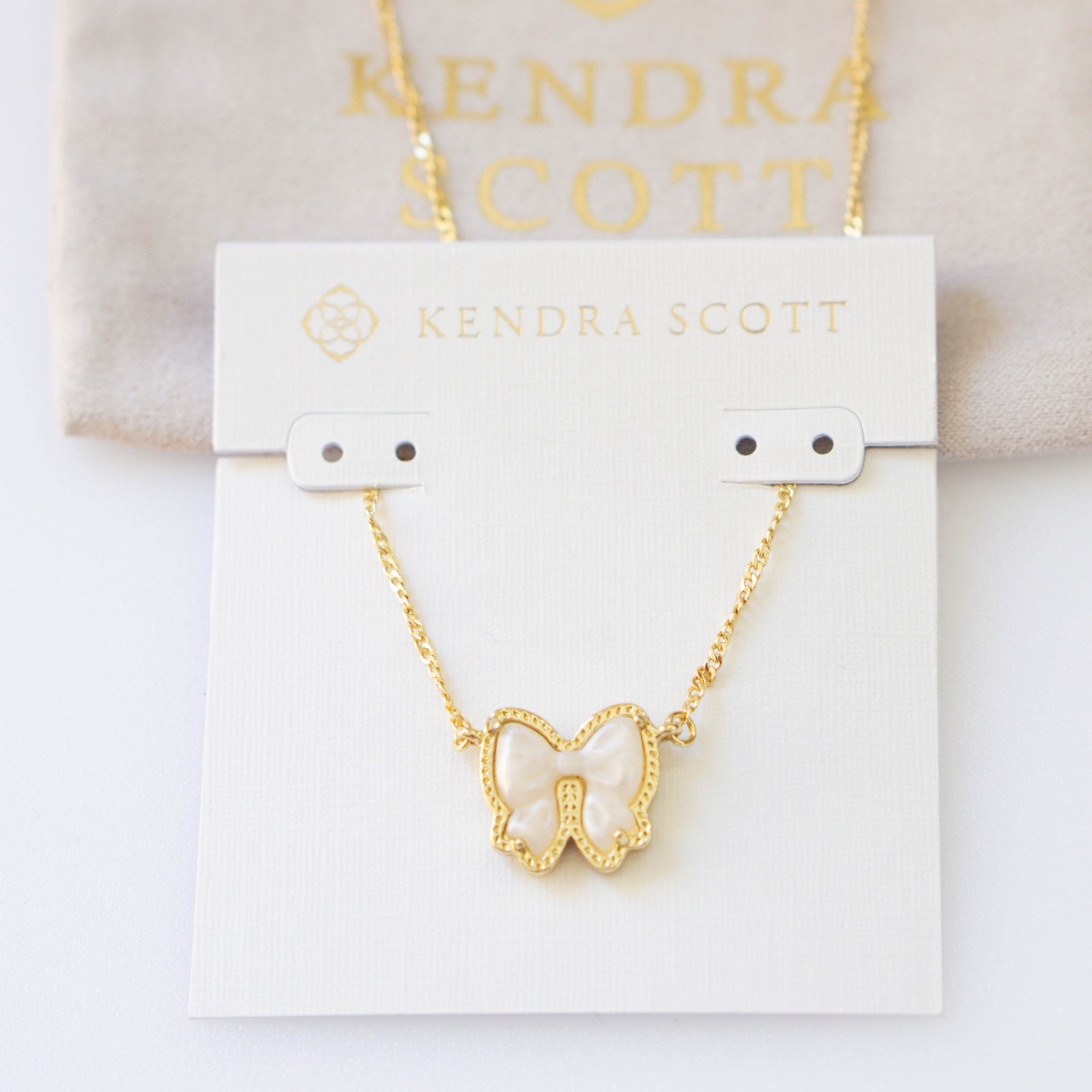 Kendra Scott Haley Bow Gold Short Pendant Necklace Ivory Mother-of-Pearl