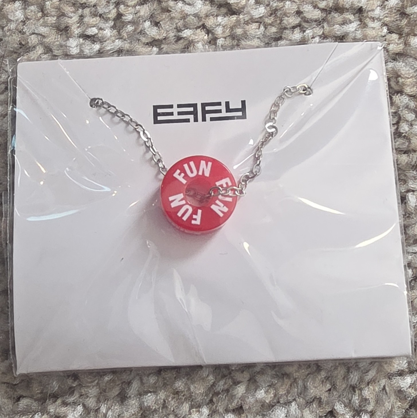 EAFY Red Round Charm Pendant Necklace Silver Tone Chain Silver Metal Plastic