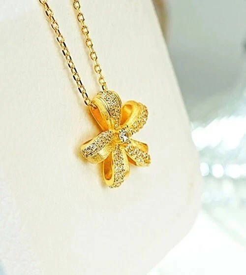 2Ct Round Cut Simulated Diamond Women’s Flower Pendant In 14K Yellow Gold Plated