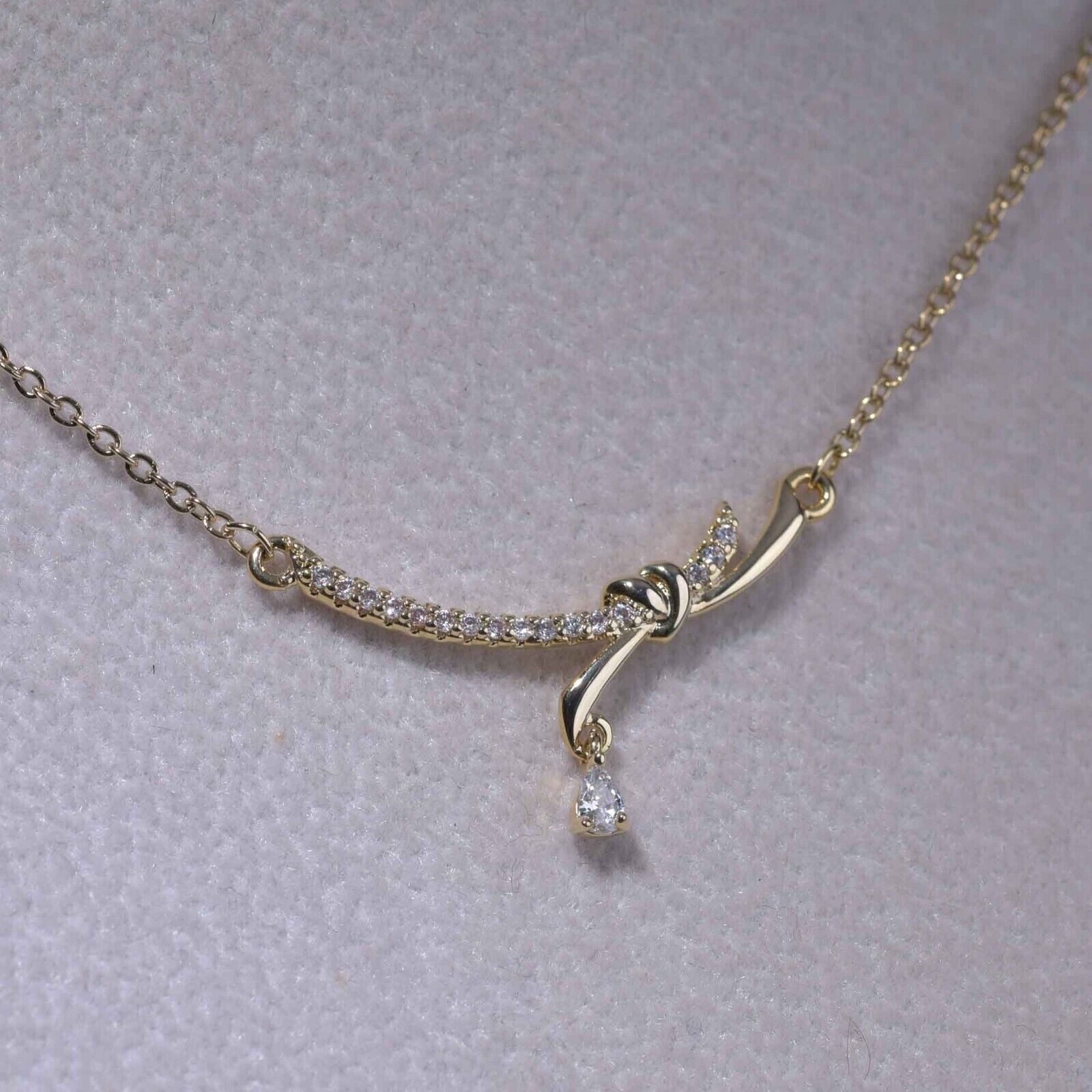 1.80Ct Round Cut Simulated Diamond Women Fancy Pendant In 14K Yellow Gold Plated
